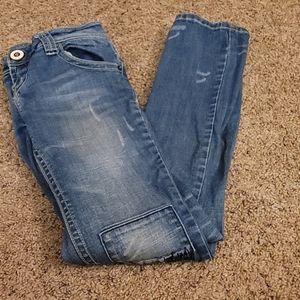 Distressed patchwork hem frayed capris